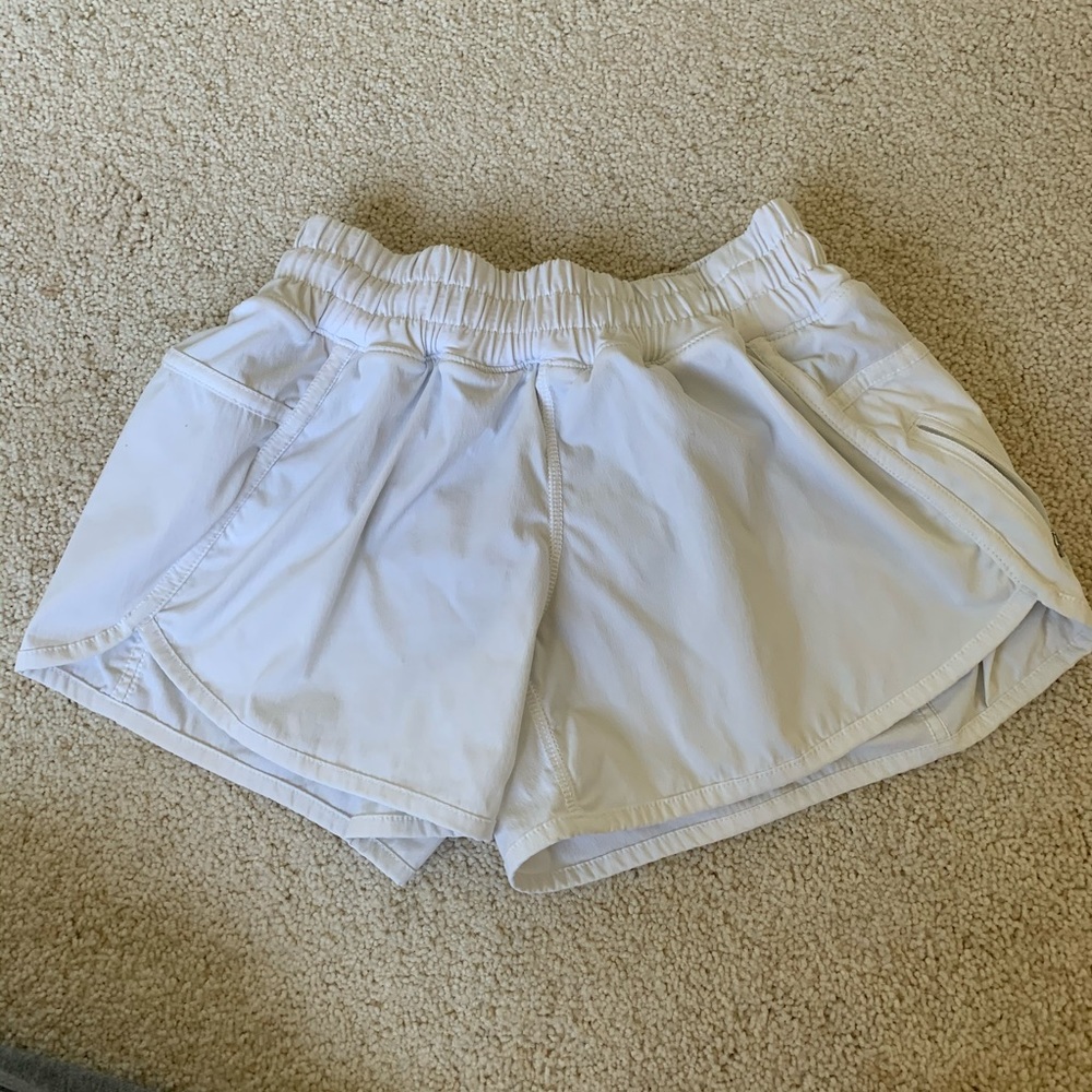 lululemon tracker short V 4”